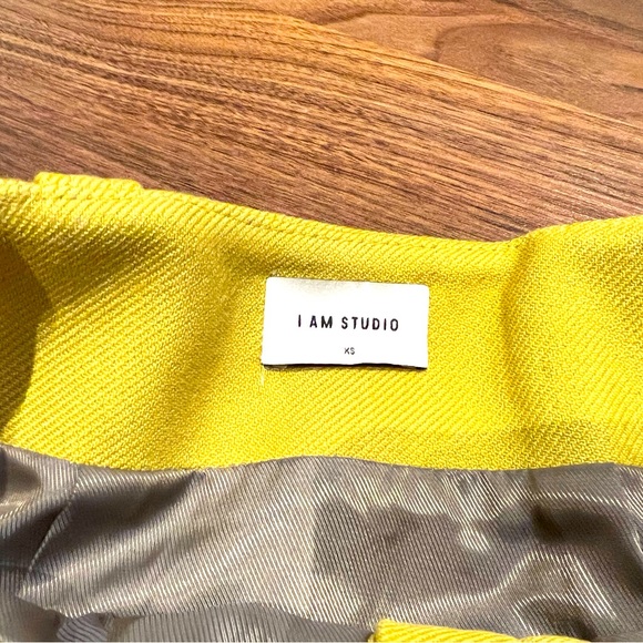 High Wasted Wool Skirt with Belt - Picture 2 of 4